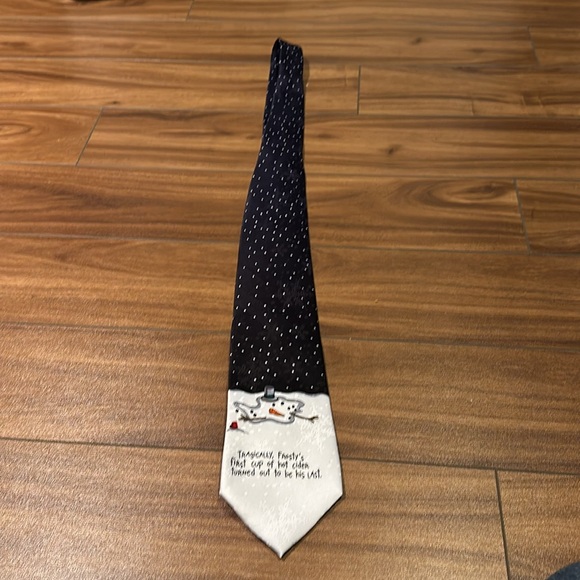 Melted Frosty novelty necktie. - Picture 2 of 6